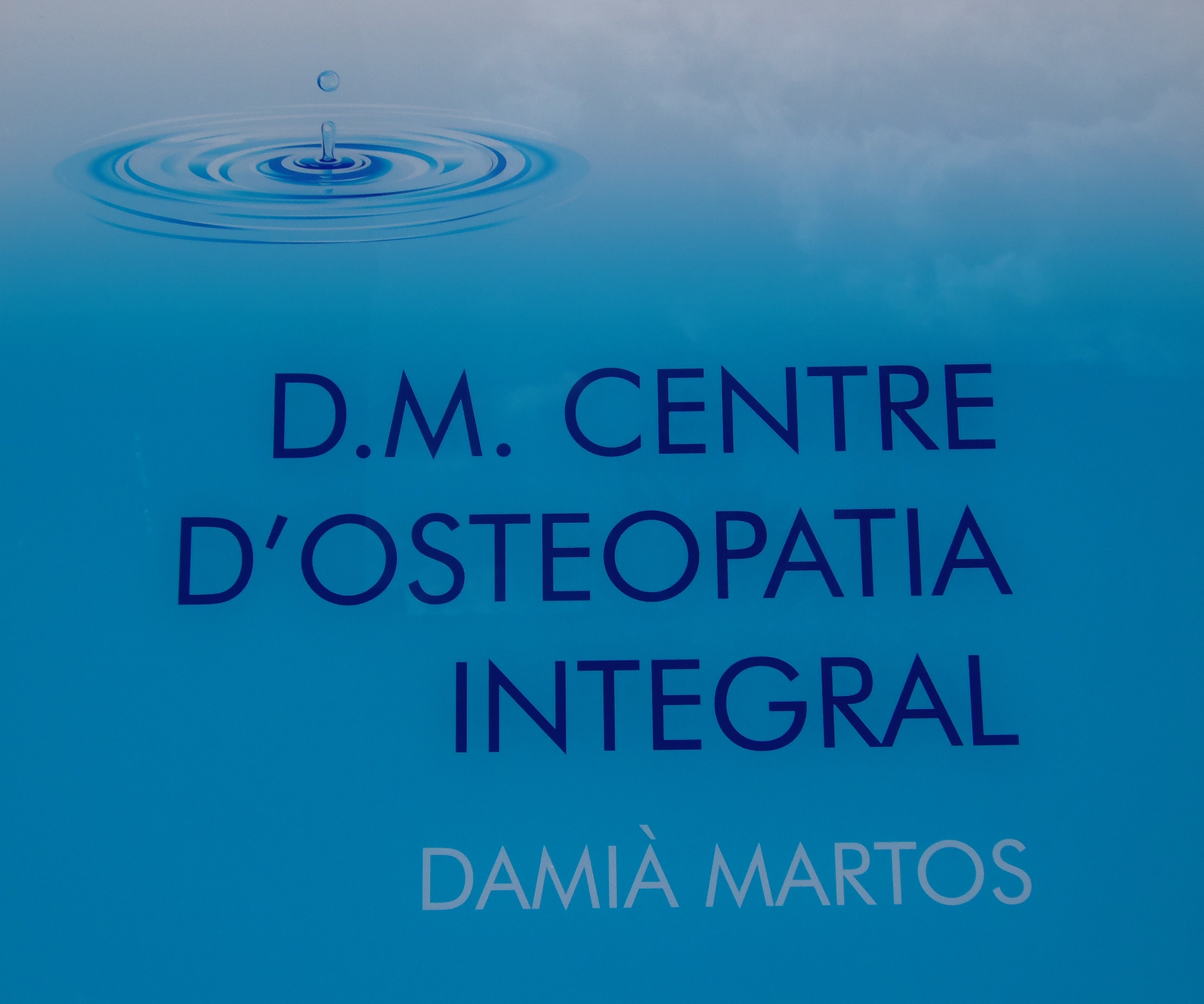 Logotipo de la clínica DM CENTRE D'OSTEOPATIA INTEGRAL
